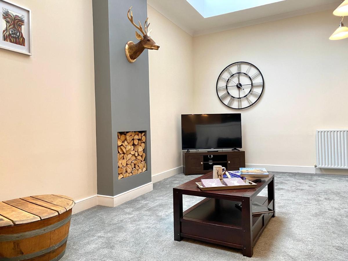 Serviced Accommodation Moray Lesmurdie House, Elgin - Free Parking, Free Wifi מראה חיצוני תמונה
