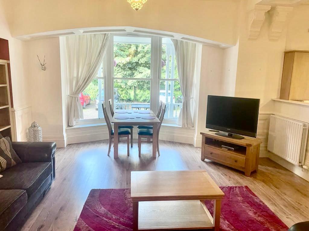 Serviced Accommodation Moray Lesmurdie House, Elgin - Free Parking, Free Wifi מראה חיצוני תמונה